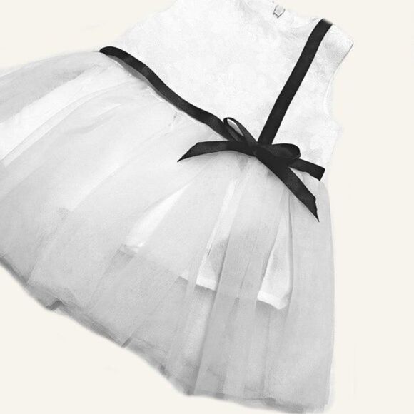 The TINY UNIVERSE the gift dress - Picture 7 of 8